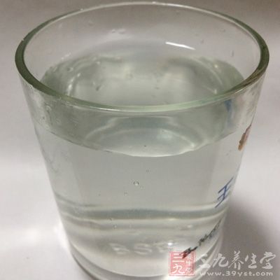 嚴(yán)禁油膩辛辣食物，多飲水