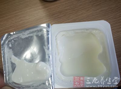 糖120g，水30ML，鮮奶油250ML，蛋6個，牛奶500ml