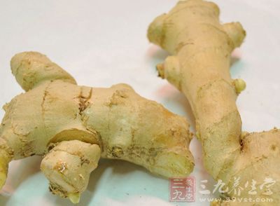 菠菜125克，豬肝125克，豬油10克，姜5克，大蔥5克，鹽3克，豌豆淀粉3克，味精1克