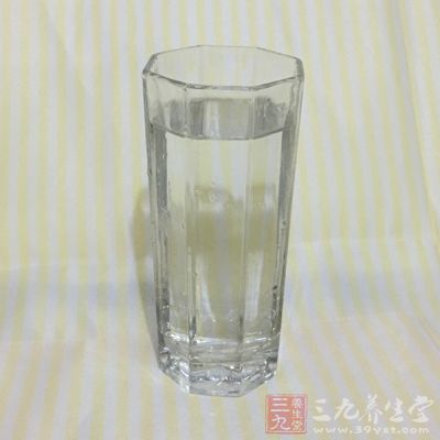 食盐1/2茶匙、水适量