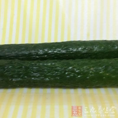 午餐：黄瓜为主菜(炒、拌都可)，米粥1碗。