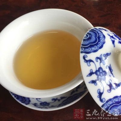 上午喝一杯綠茶