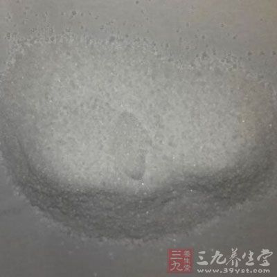 飲食偏咸，水分不易排出