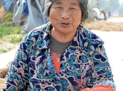 老人容易患上的慢性疾病也和便秘直接相关