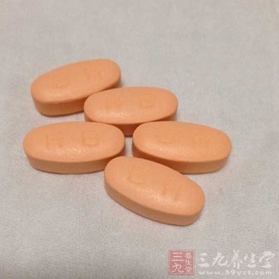 一般现在采用的是抗生素配合消炎栓等中药配合治疗