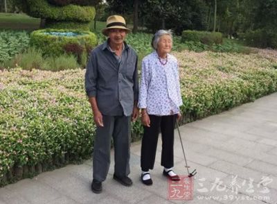 中老年患者粪便中经常出现少量血 中老年患者粪便中经常出现少量血