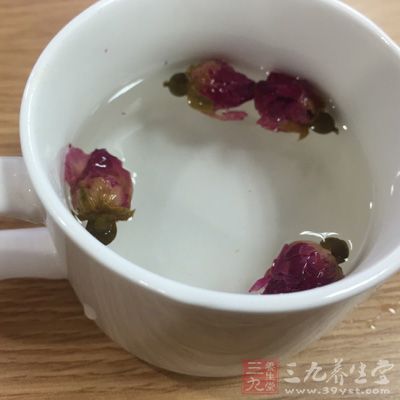 茶具有养生功效，对于女性朋友而言，茶在解渴之余，还能帮助女性美容养颜
