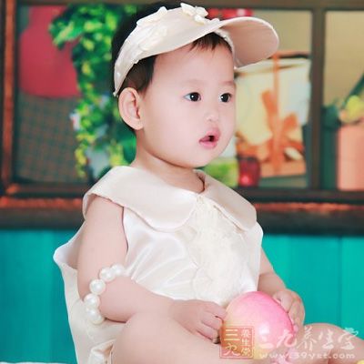 一个孩子一天吃超过三种保健品的情况都存在 一个孩子一天吃超过三种保健品的情况都存在