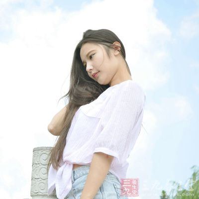 当进入盛夏时节，气温高且湿度大，给人以闷热难耐的感觉