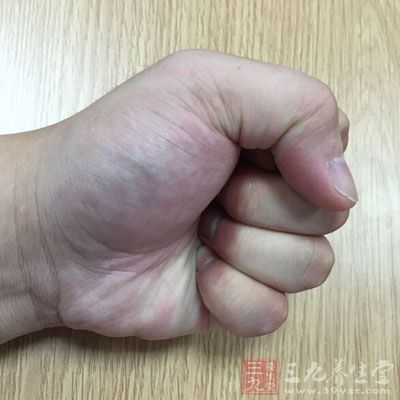 要多做一些带有握拳、捏指动作的“手指操”