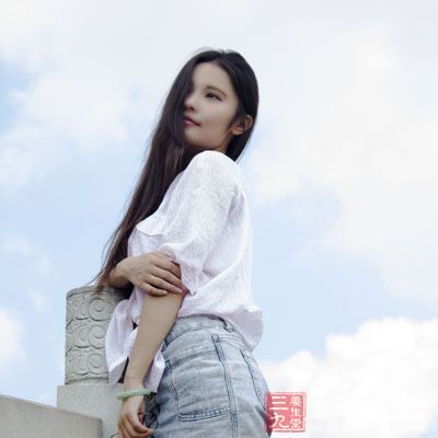 强行产钳术或臀牵引术导致子宫颈严重裂伤并上延到子宫下段