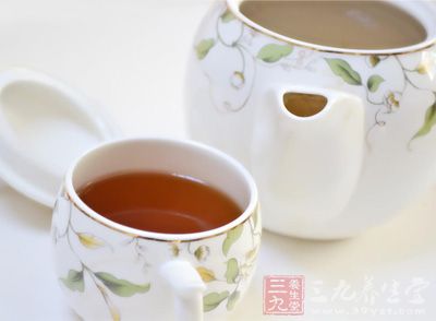 茉莉花茶疏肝明目、润肤养颜，面色暗哑无华，有排毒养颜的功效