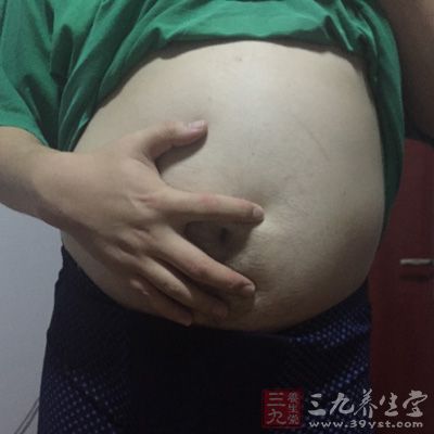 揉腹动作和按摩动作非常相似