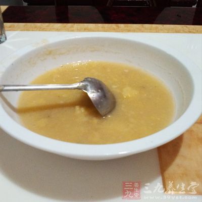 盡量給予容易消化的食物，如稀飯等