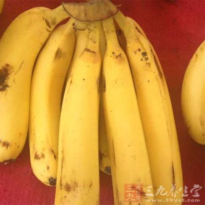 每天吃香蕉或橘子250-500克;或用香蕉皮100克，水煎代茶频频饮之