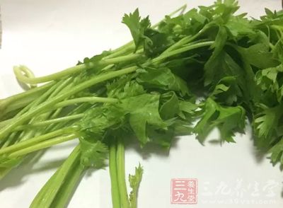 经常吃芹菜可以美白牙齿