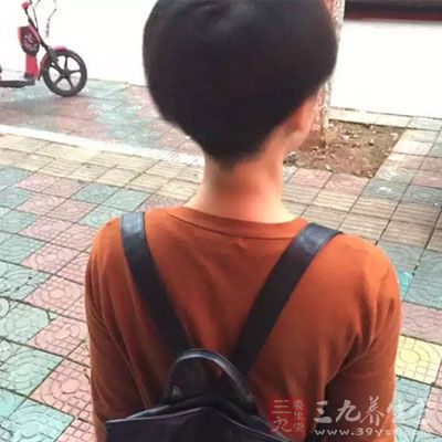 喜歡白色內(nèi)衣的男人保守