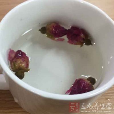 玫瑰花茶不但好闻好喝，还具有很高的营养价值