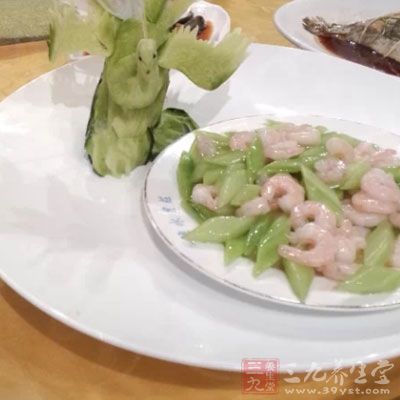 吃些清淡食物