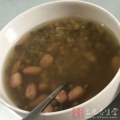 绿豆可以清热解毒、利尿消肿