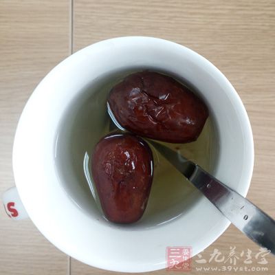 老胃病用泡枣水