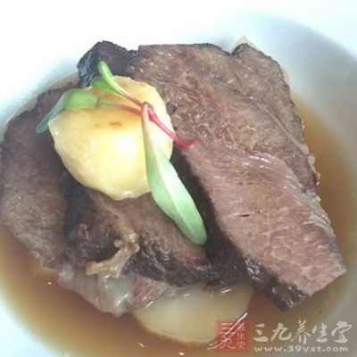 锌，可从海产品、瘦肉、粗粮和豆科植物中获得。