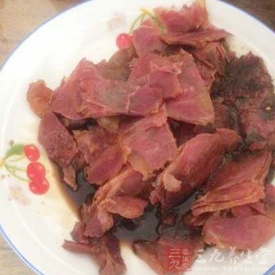 飲食方面：少吃多餐，適量多攝入蛋