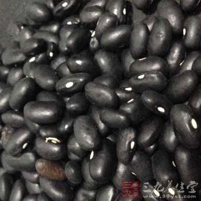 黑豆能够有效的给我们的身体提供左右的营养物质