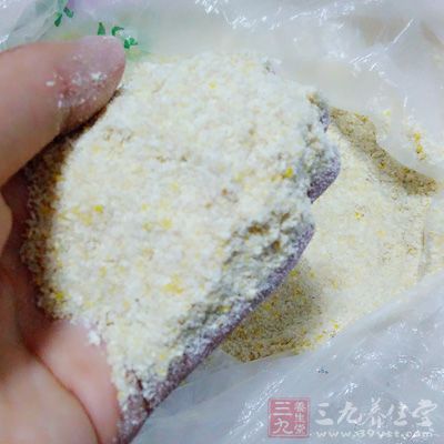 香蕉数条，面粉50g，生粉75克