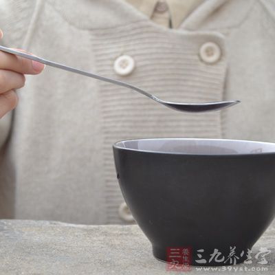 老人在运动过后,也不宜一次性大量饮水 老人在运动过后,也不宜一次性大量饮水