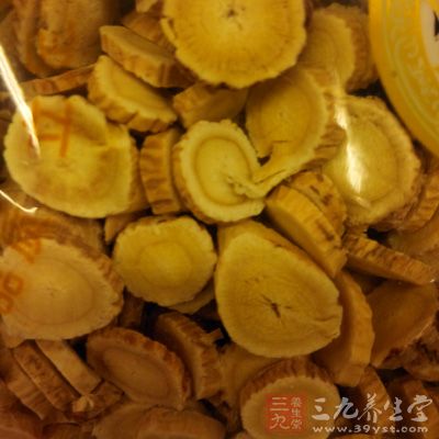 黃芪補(bǔ)氣，這款飲食同樣是氣虛女性不錯(cuò)的調(diào)理食療