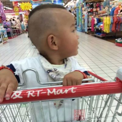 婴儿生长发育需要大量的钙,含钙量和浓度越高配方奶粉越适合婴儿。 婴儿生长发育需要大量的钙,含钙量和浓度越高配方奶粉越适合婴儿。