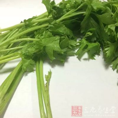 其實芹菜是一種對我們身體來說非常有好處的一種菜