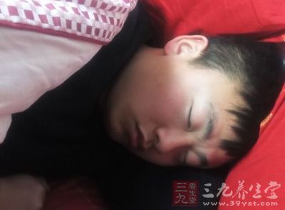 保证充足的睡眠和休息。