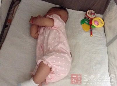 宝宝哭闹,妈妈如何应对 宝宝哭闹,妈妈如何应对