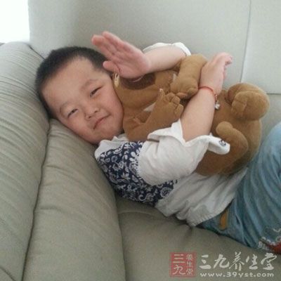 检查宝宝的身体 检查宝宝的身体