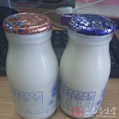 吃火锅后喝点酸奶