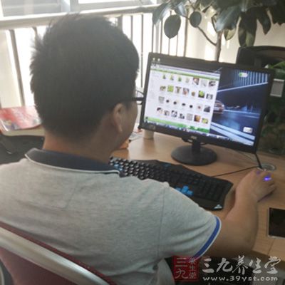 久坐族多多少少都有腹部赘肉堆积的烦恼