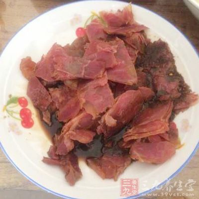 當(dāng)你在吃肉類食品時(shí)，記得要選擇瘦肉、魚和家禽