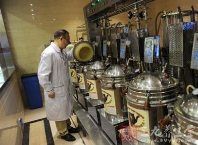 中医传承潮起潮落 中医药资源保护是关键--三九