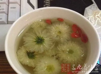 逐级使用白开水、菊花水