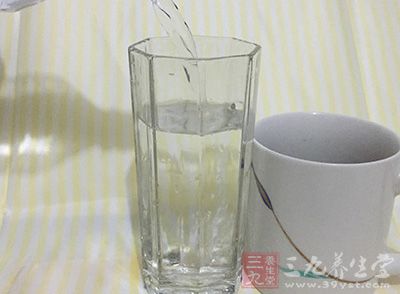 首先是健康男性必不可缺的水 首先是健康男性必不可缺的水