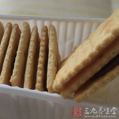 用全麦食品来代替精加工的面包、蛋糕、饼干等。