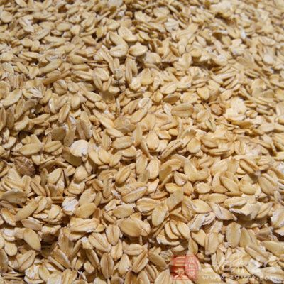 燕麦又叫油麦、裸燕麦，性味甘平，是一种高蛋白食品