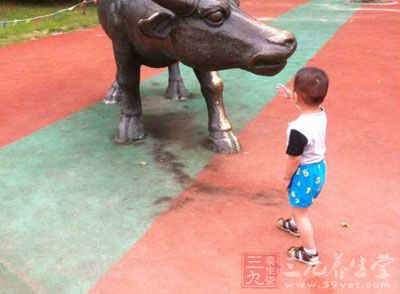 怎样给新生儿洗澡