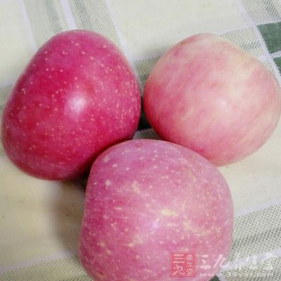 平时饮食以平性食物为主，比如苹果