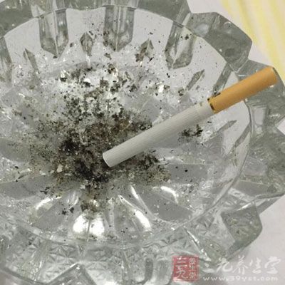 吸煙喝酒會(huì)讓讓肌肉更加松弛