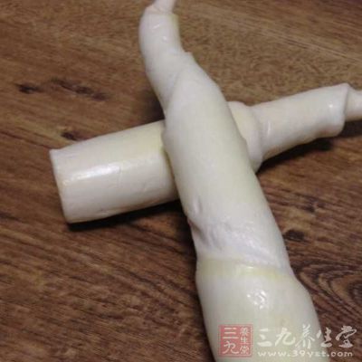 医用茭白能够催乳汁，其中的豆甾醇能清除体内活性氧