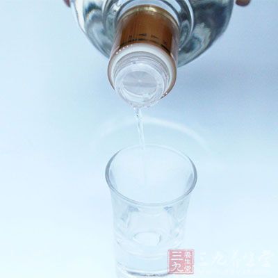 酒精會(huì)刺激前列腺會(huì)發(fā)生局部毛細(xì)血管迅速擴(kuò)張