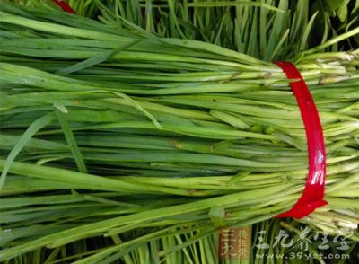 在中医里，韭菜有一个很响亮的名字叫“壮阳草”，还有人把韭菜称为“洗肠草”
